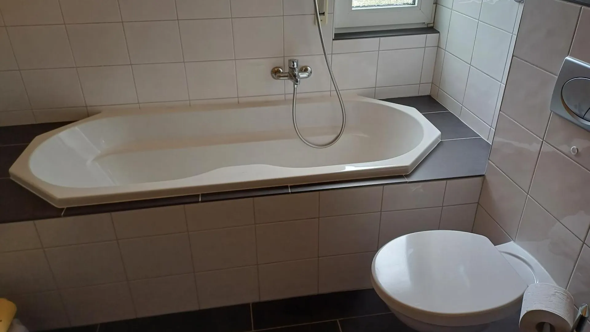 B&B Koeln Zuendorf
